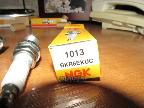 Свеча зажигания NGK 1013